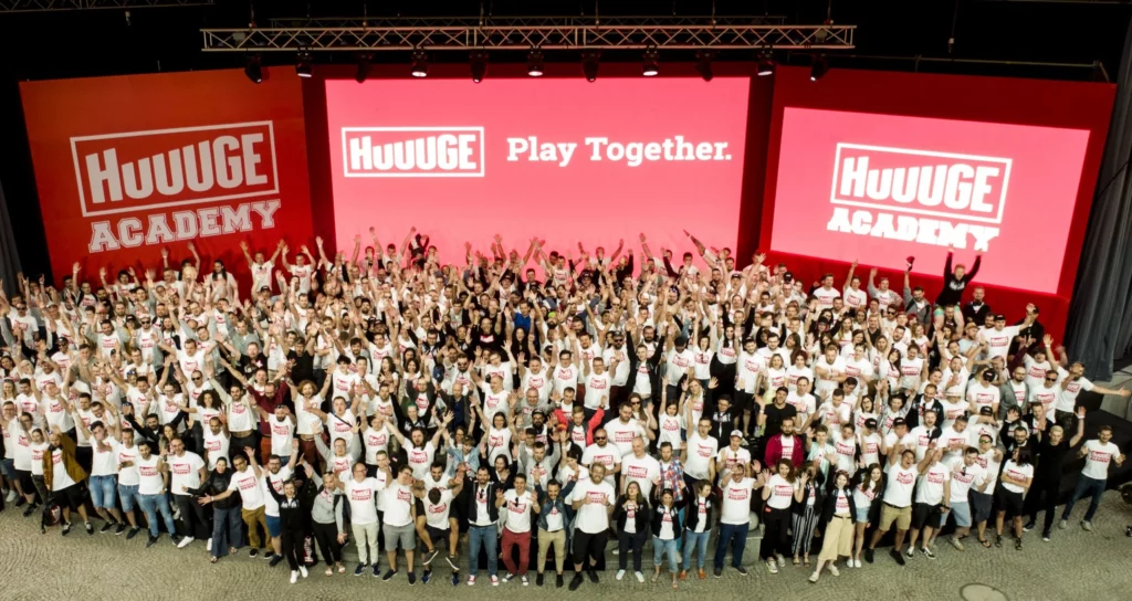 Huuuge employee group photo